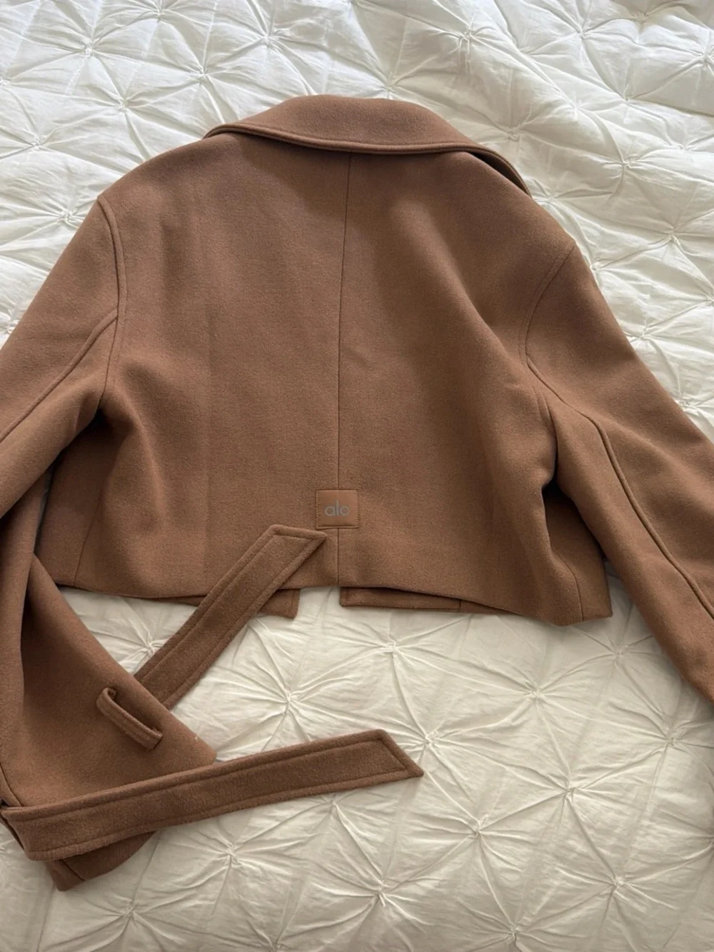 ALO Yoga cropped brown